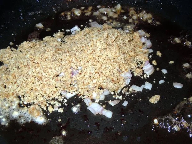 Lammbouletten mit Walnuss-Pfeffer-Sauce und Süßkartoffel-Püree - Rezept - Bild Nr. 6