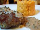 Lammbouletten mit Walnuss-Pfeffer-Sauce und Süßkartoffel-Püree - Rezept