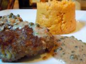 Lammbouletten mit Walnuss-Pfeffer-Sauce und Süßkartoffel-Püree - Rezept
