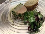 Lachs-Hechtterrine mit Honig-Dill-Senfsoße und Walnussbrot - Rezept