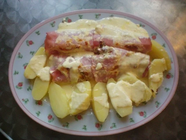 Spargel, warm eingehüllt im Schinkenmantel unter einer Hollandaise-Käse-Decke - Rezept - Bild Nr. 6