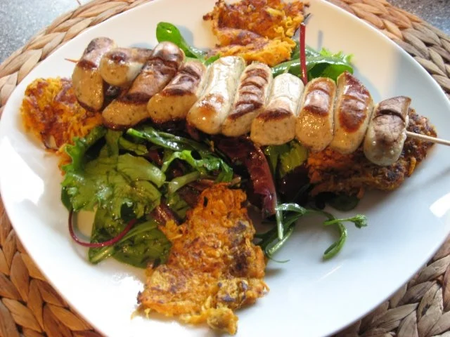 Süßkartoffelpuffer mit Bratwurstspieß - Rezept - Bild Nr. 2
