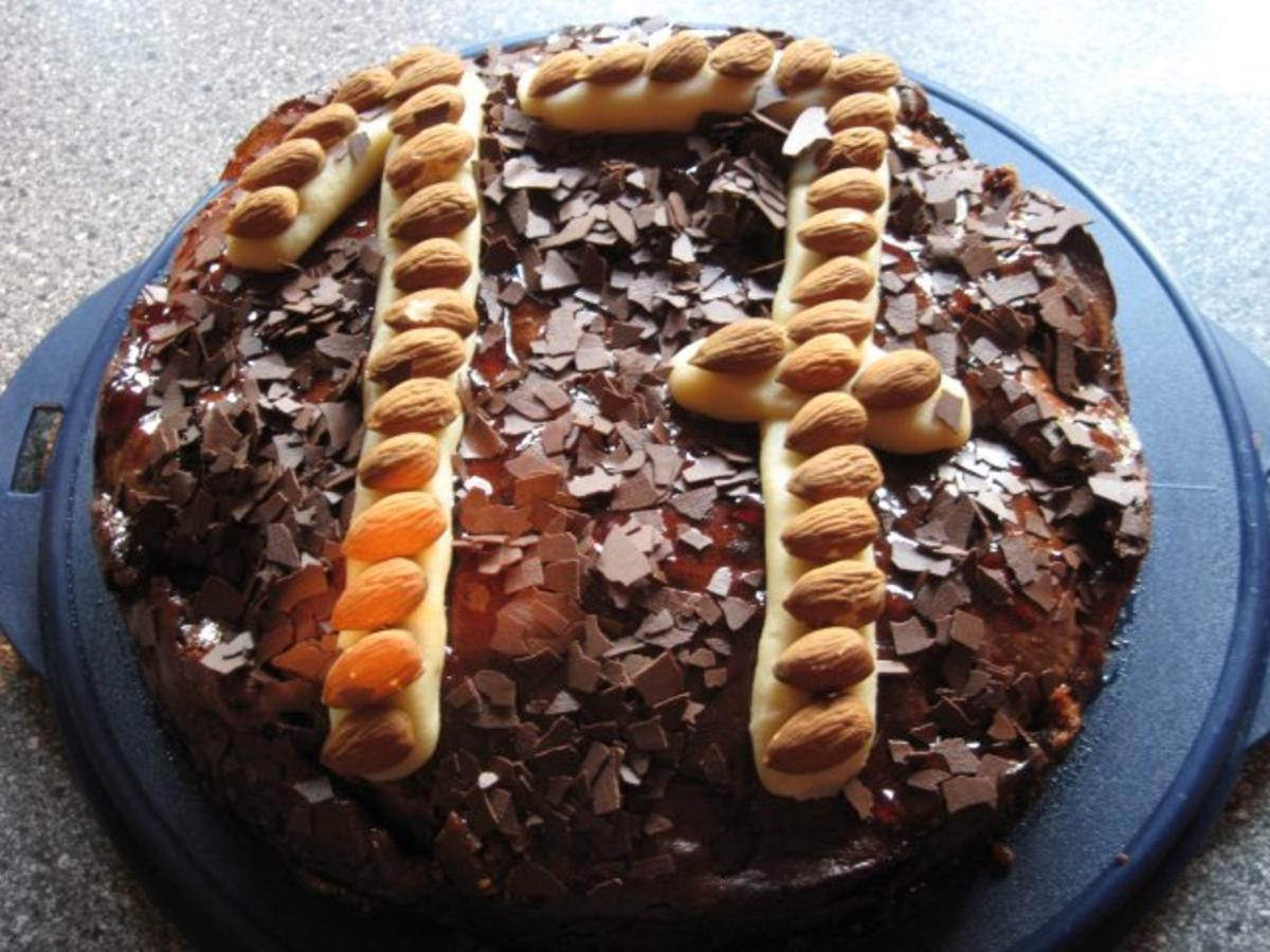 Bilder für Schokoladenkuchen mit Pfirsichstückchen Rezept