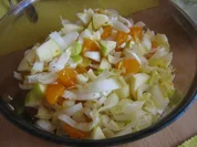Chicoreesalat mit Mandarinen und Apfel - Rezept