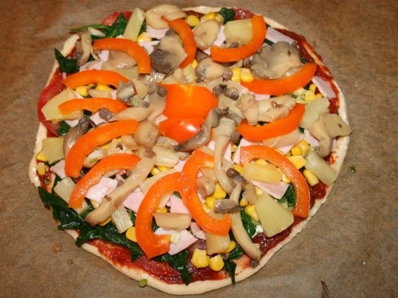 Rezept: bunte Pizza m. Quark-Öl-Teig Bild Nr. 8 bunte Pizza m. Quark-Öl-Teig - Rezept - Bild Nr. 8