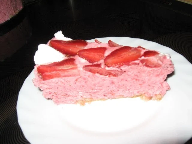 Erdbeer-Sahnebaiser-Torte - Rezept - Bild Nr. 2