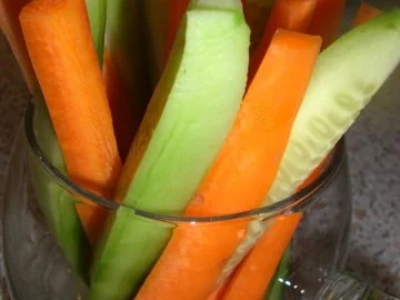 Ranch Dressing oder Dip - Sauce mit Möhren- u. Salatgurkenstiften - Rezept - Bild Nr. 8