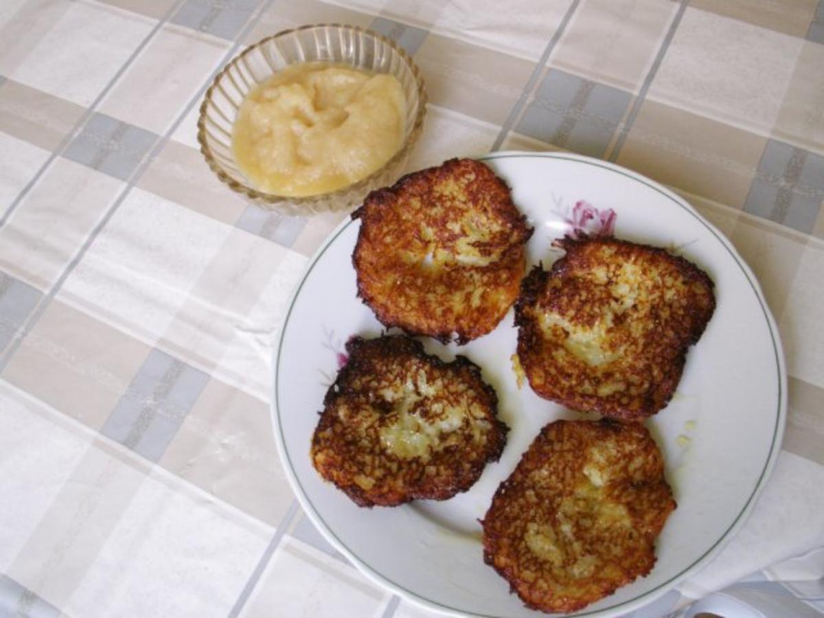 Bilder für Klitscher (Kartoffelpuffer) mit Apfelmus - Rezept