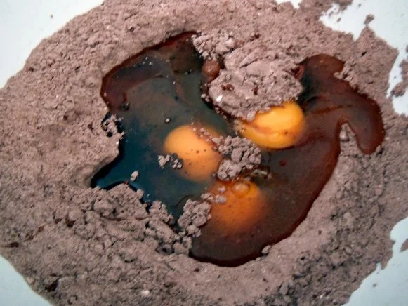 Schoko-Ravioli mit Erdbeerfüllung und Tonkabohnen-Sauce - Rezept - Bild Nr. 2