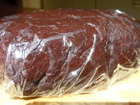 Schoko-Ravioli mit Erdbeerfüllung und Tonkabohnen-Sauce - Rezept - Bild Nr. 3