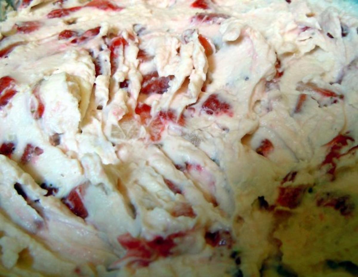 Schoko-Ravioli mit Erdbeerfüllung und Tonkabohnen-Sauce - Rezept - Bild Nr. 5