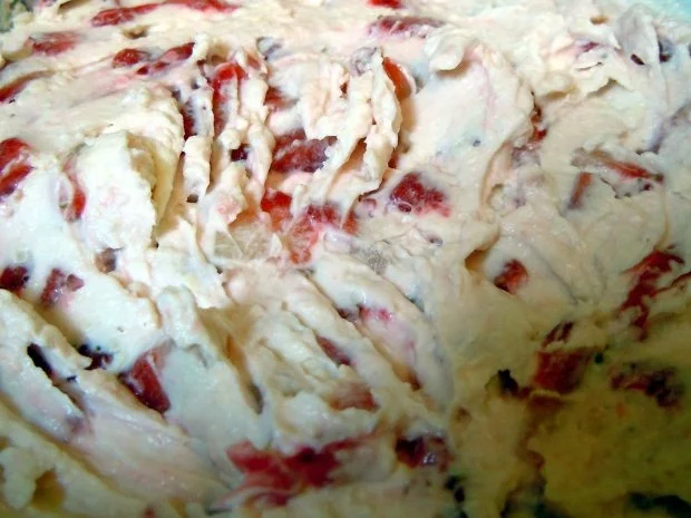 Schoko-Ravioli mit Erdbeerfüllung und Tonkabohnen-Sauce - Rezept - Bild Nr. 5