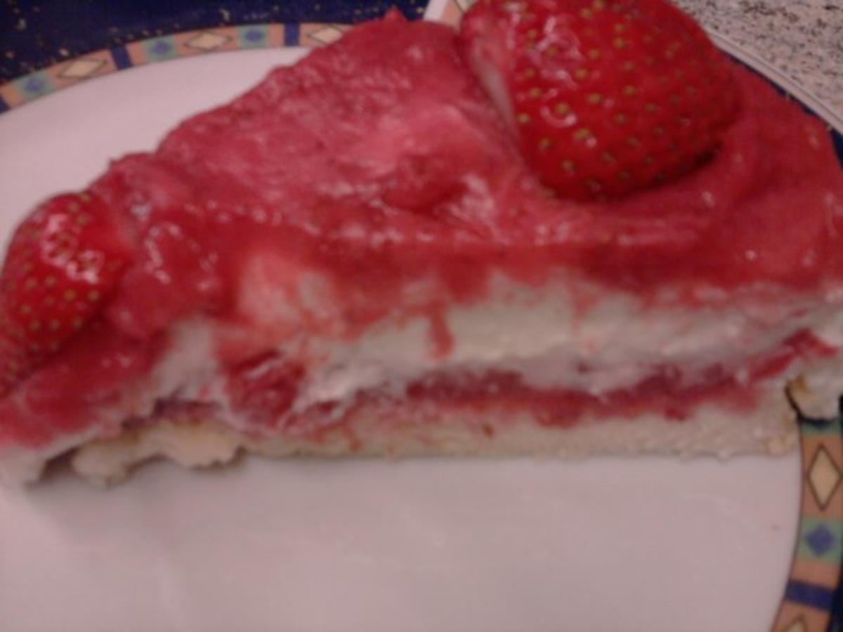 Erdbeer-Tiramisu-Torte - Rezept