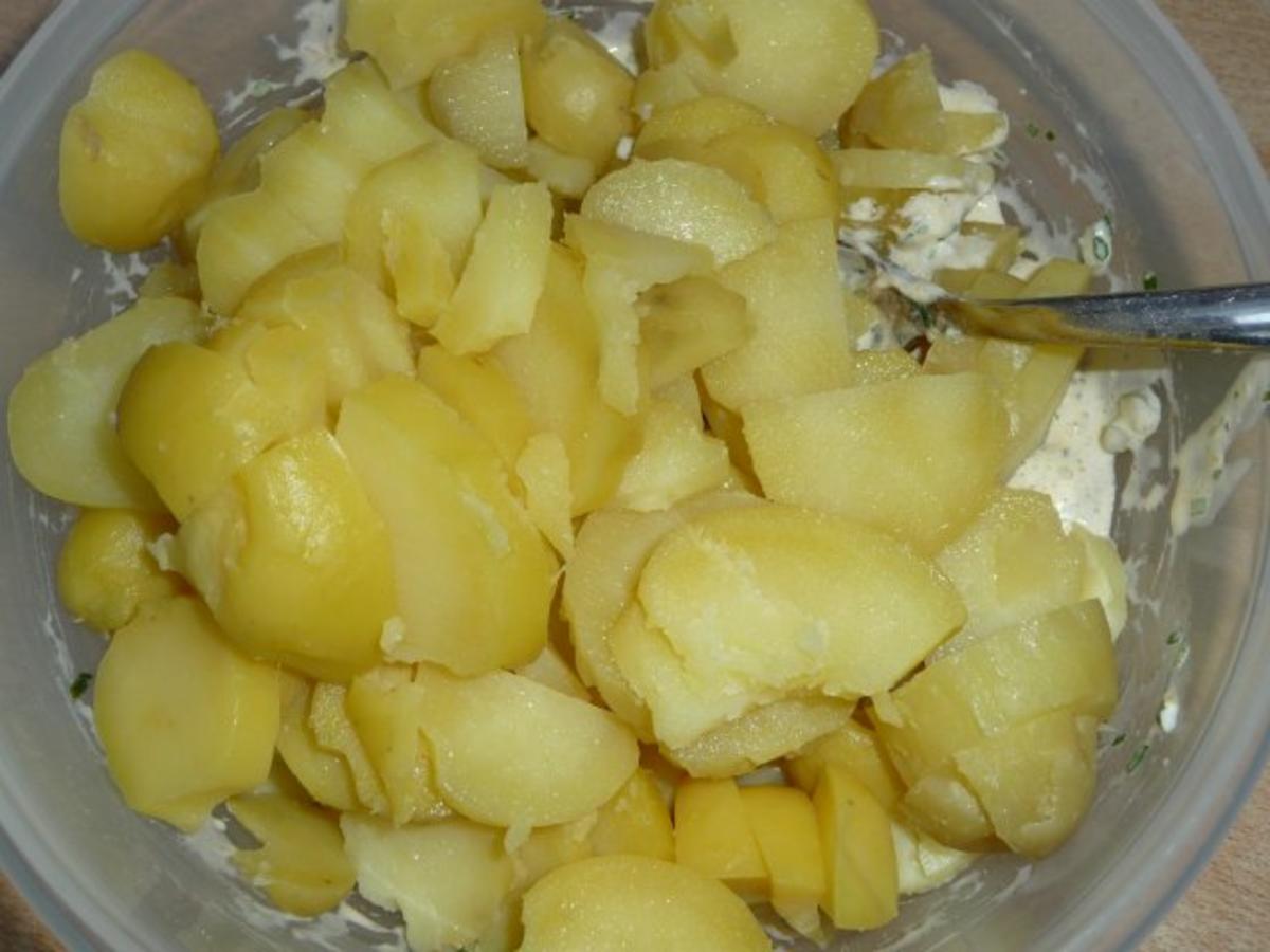 Kartoffelsalat nach Großmutters Art mit Forellenfilets - Rezept - Bild Nr. 3