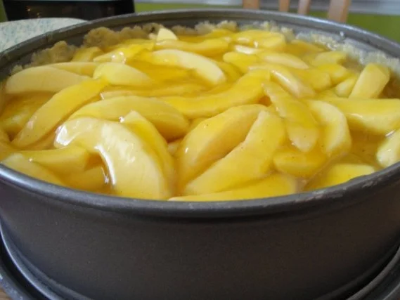 Rezept: Apfel-Sekt-Torte Bild Nr. 7 Apfel-Sekt-Torte - Rezept - Bild Nr. 7