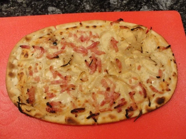 Rezept: Flammkuchen nach elsässer Art Bild Nr. 2 Flammkuchen nach elsässer Art - Rezept - Bild Nr. 2