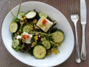 Salat mit Hirtenkäse und Zucchini - Rezept