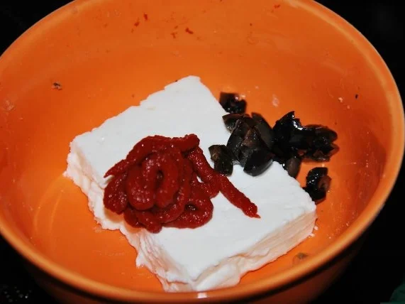 Gefülltes Saltimbocca von der Roasterbrust mit Kräuter-Gnocci-Ratatouille - Rezept - Bild Nr. 3