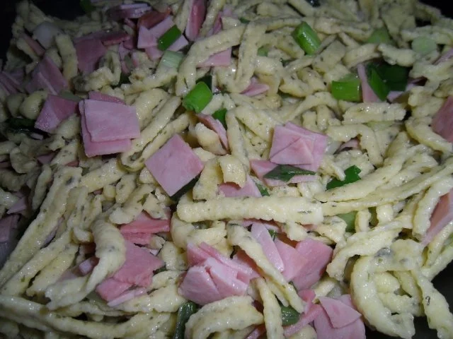 Kräuterspätzle mit Schinken & Gemüse - Rezept - Bild Nr. 11
