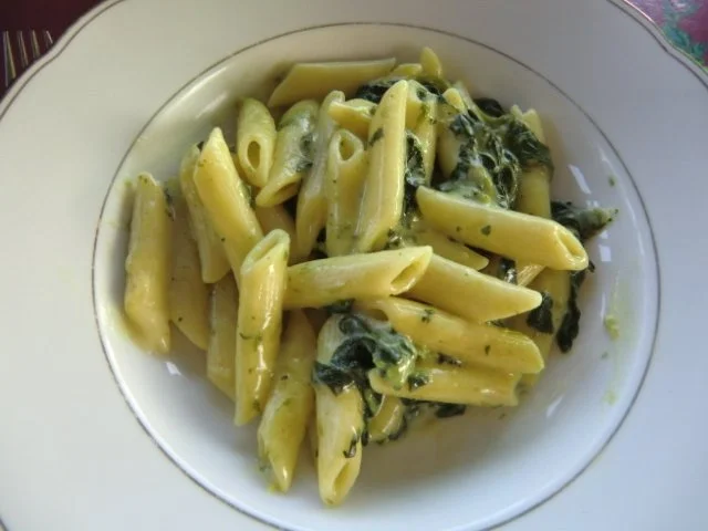 Rezept: Penne mit Spinat und Gorgonzolasoße Bild Nr. 2 Penne mit Spinat und Gorgonzolasoße - Rezept - Bild Nr. 2