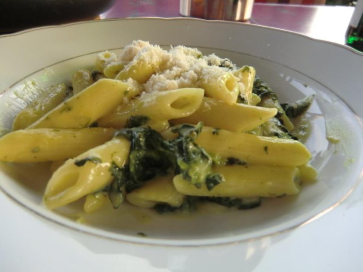 Penne mit Spinat und Gorgonzolasoße - Rezept - Bild Nr. 3