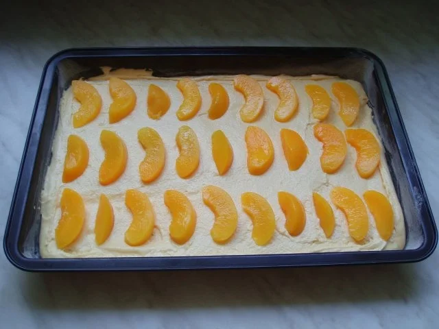 Rezept: Pfirsichkuchen vom Blech Bild Nr. 2 Pfirsichkuchen vom Blech - Rezept - Bild Nr. 2