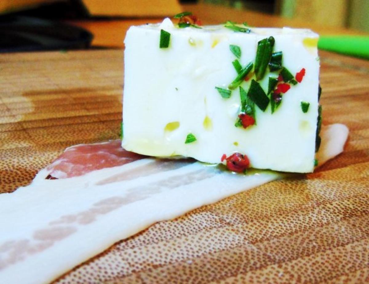 Feta im Speckmantel auf Salat - Rezept - Bild Nr. 5