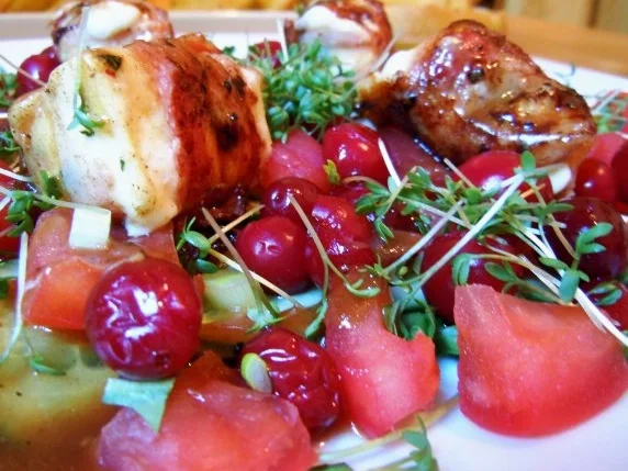 Rezept: Feta im Speckmantel auf Salat Feta im Speckmantel auf Salat - Rezept