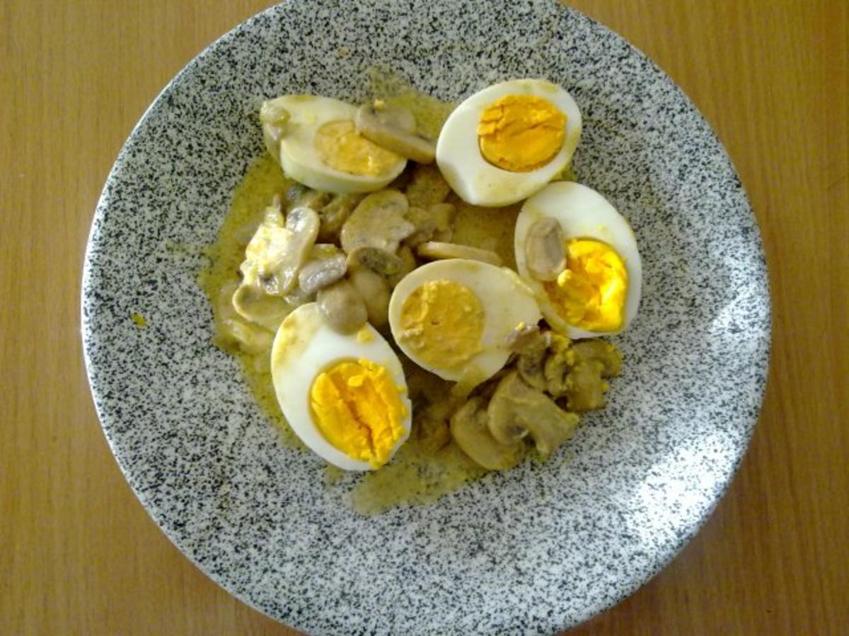 Eiergerichte: Eier - Frikassee mit Champignon - Rezept