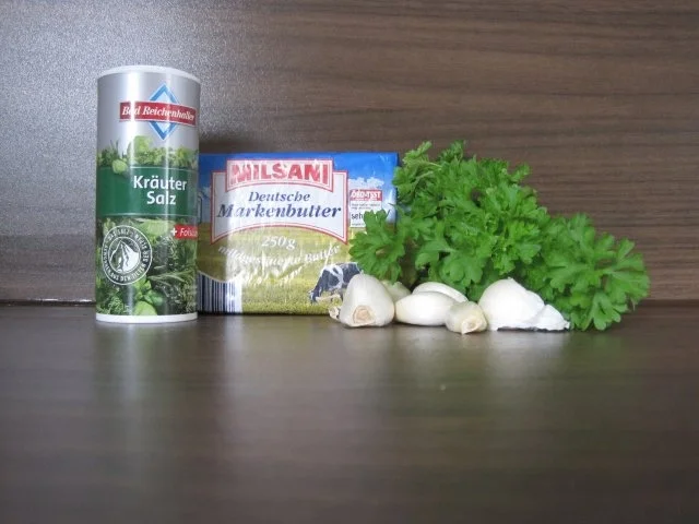 Rezept: Kräuterbutter Bild Nr. 2 Kräuterbutter - Rezept - Bild Nr. 2