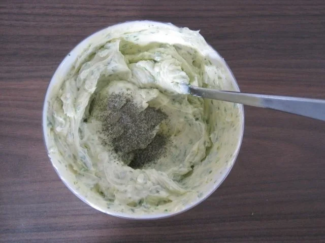 Rezept: Kräuterbutter Bild Nr. 6 Kräuterbutter - Rezept - Bild Nr. 6