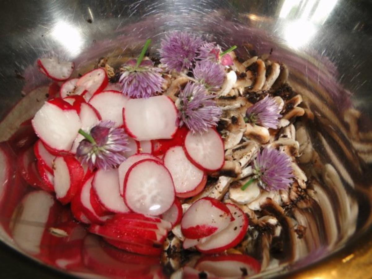 Pilzsalat mit Radieschen (so einfach, so lecker, so gut) (Fotos, aber wo sind die??) - Rezept - Bild Nr. 3