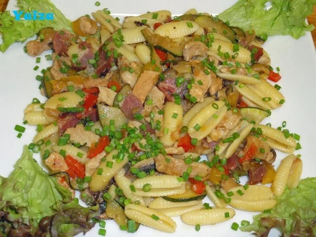 Rezept: Pastateller mit Fleisch u.Gemüse Pastateller mit Fleisch u.Gemüse - Rezept