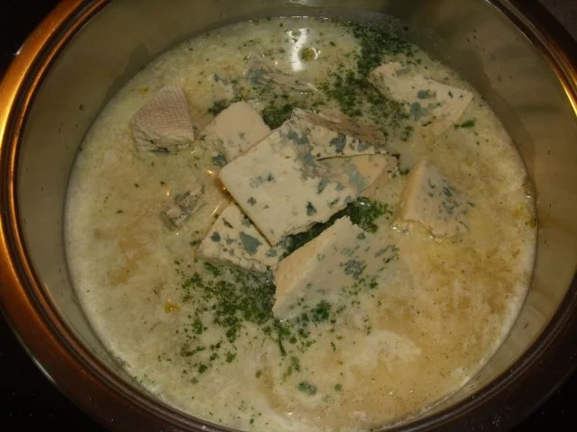 Rezept: Tortellini in Weisswein und Blauschimmelkäse Bild Nr. 2 Tortellini in Weisswein und Blauschimmelkäse - Rezept - Bild Nr. 2