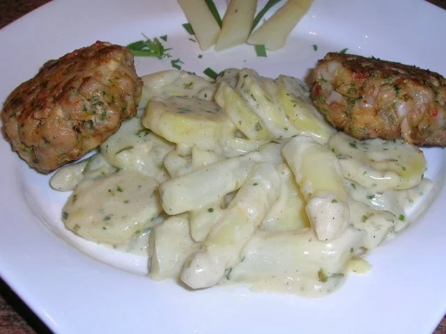 Rezept: Thunfischbuletten mit Spargelragout Bild Nr. 2 Thunfischbuletten mit Spargelragout - Rezept - Bild Nr. 2