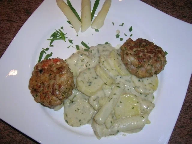 Rezept: Thunfischbuletten mit Spargelragout Bild Nr. 4 Thunfischbuletten mit Spargelragout - Rezept - Bild Nr. 4