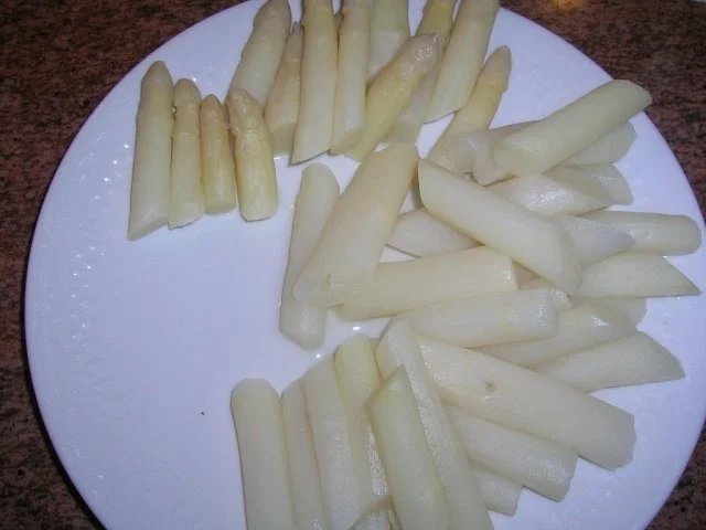 Rezept: Thunfischbuletten mit Spargelragout Bild Nr. 9 Thunfischbuletten mit Spargelragout - Rezept - Bild Nr. 9