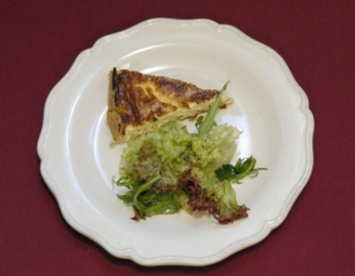 Bilder für Quiche Lorraine an Salat mit Honig-Vinaigrette (Saskia Valencia) - Rezept