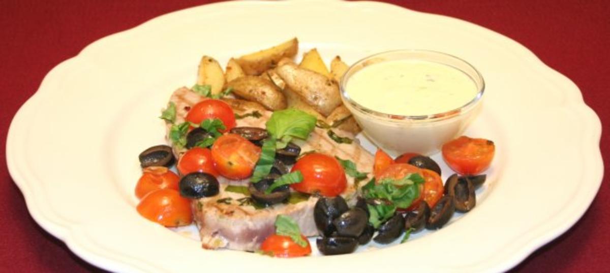 Tunfischsteak auf italienische Art mit Rosmarin-Kartoffelecken - Rezept