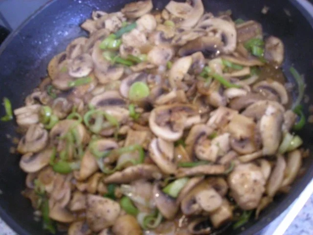 Frikadellen mit Championgemüse und Sesam - Rezept - Bild Nr. 3