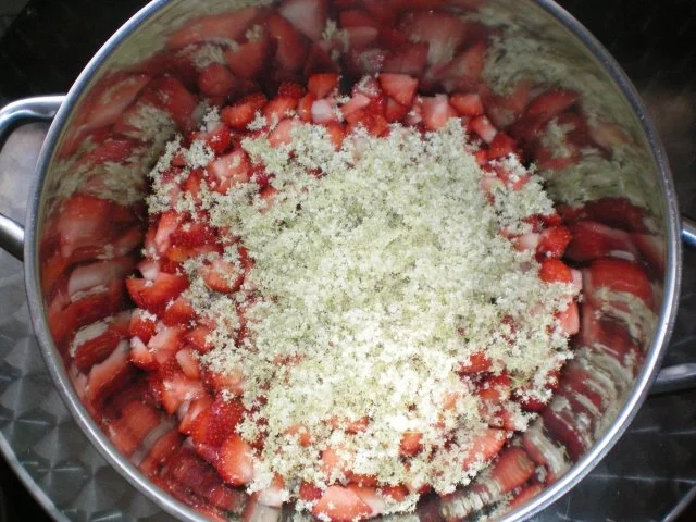 Meine Erdbeer-Holunderblüten-Marmelade - Rezept - Bild Nr. 6