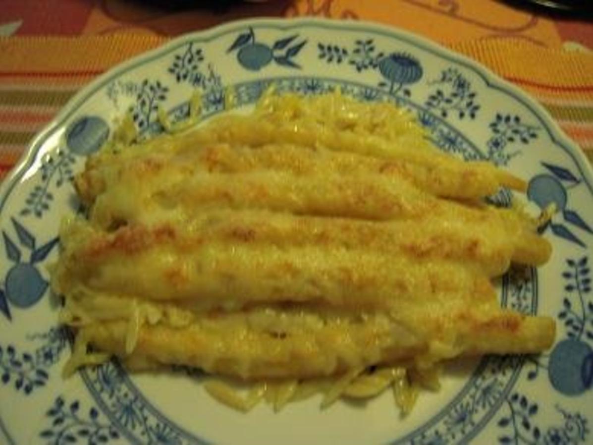 Spargel auf Putenschnitzel mit Käse überbacken - einfach - von elke42