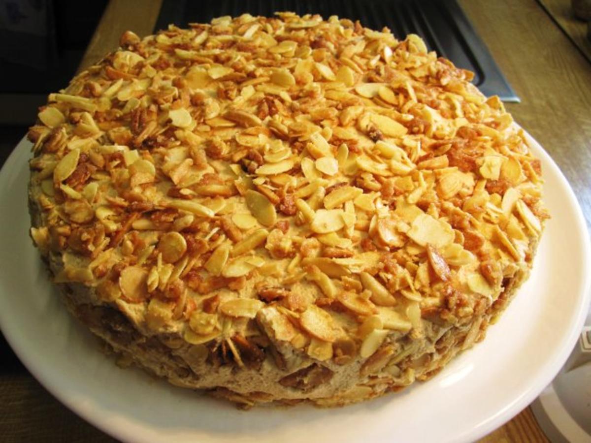 Nusstorte mit Cappucino Sahne - einfach - von mimi