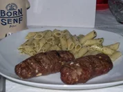 Hackfleischbratwurst mit Knoblauch und Kümmel - Rezept