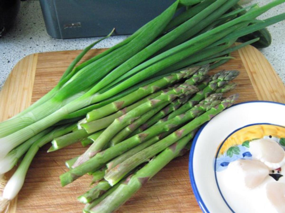 Gebratener Spargel, grün mit Jakobsmuscheln - Rezept - Bild Nr. 2