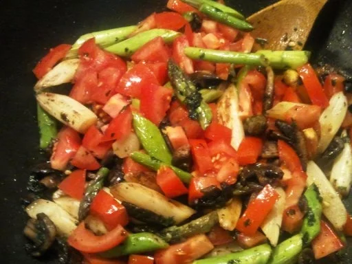 Vier Kostbarkeiten im mediterranen Wok - Rezept - Bild Nr. 7