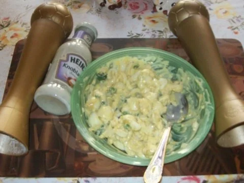 Wachteleier-Salat mit gerösteten Brötchen - Rezept - Bild Nr. 2