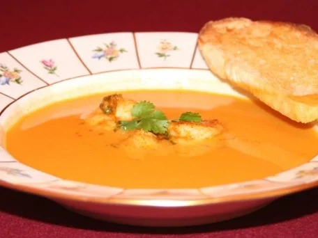 Kokos-Tomaten-Suppe mit Jakobsmuscheln - Rezept