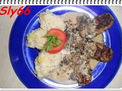 Fleischgerichte:Hackröllchen mit Pfeffer-Champignonsoße - Rezept