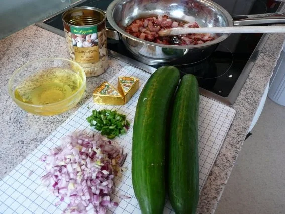 Rezept: Gemüse: Salatgurken gefüllt und überbacken Bild Nr. 2 Gemüse: Salatgurken gefüllt und überbacken - Rezept - Bild Nr. 2